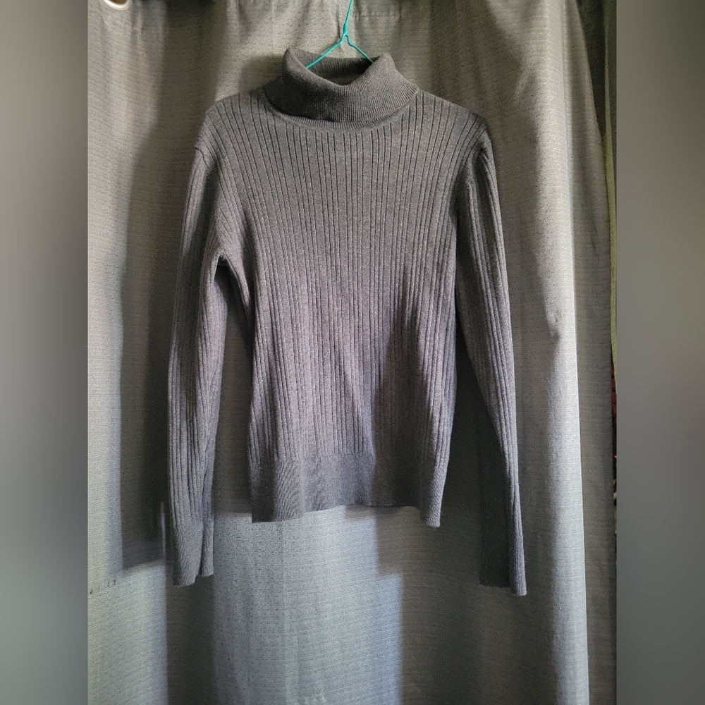 Medium gray turtle neck sweater